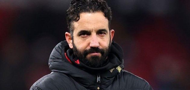 مدرب في الدوري الإنجليزي يُعتبر الأقرب لتولي مهمة خلافة أموريم في مانشستر يونايتد