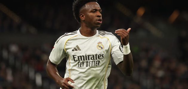 بصفقة تُقدَّر بحوالي 160 مليون يورو، يبحث نادٍ إنجليزي إمكانية التعاقد مع اللاعب البرازيلي فينيسيوس جونيور